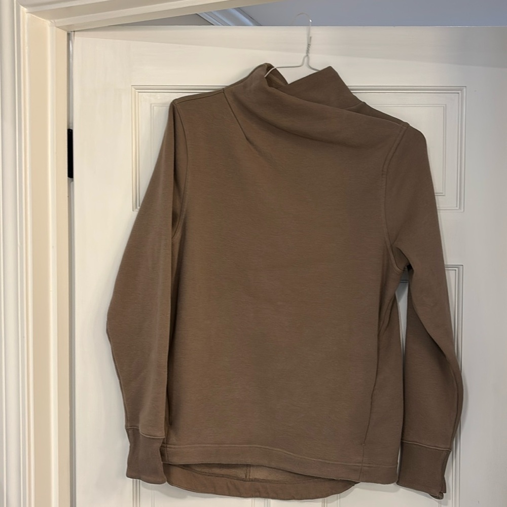 Athleta. Medium. Light brown/tan cozy karma twist neck.